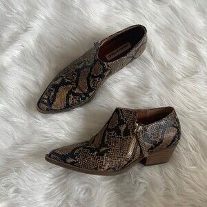 Chelsea & Violet Ava Snakeskin Print Leather Ankle Boots Booties Sz 7.5